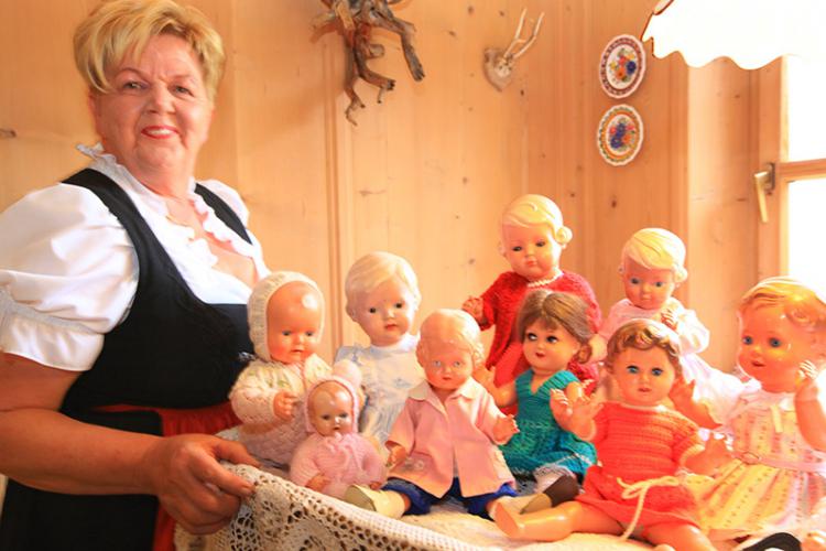Erika Laimer Pixner Schildkröt-Puppen Sammlerin