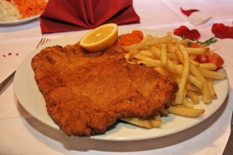 Schnitzel con patatine fritte